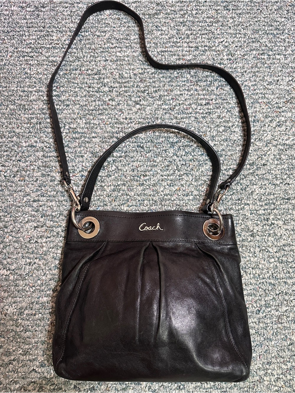 EUC Coach Y2K Ashley Hippie Bag F17605 Black Leather Pleated Shoulder Bag